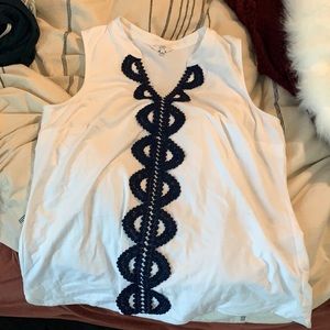 Large white and navy tank top